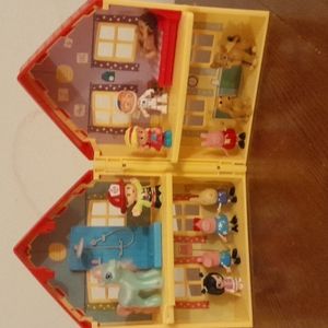 Pepper Pig  Doll House. 14 Pieces Included